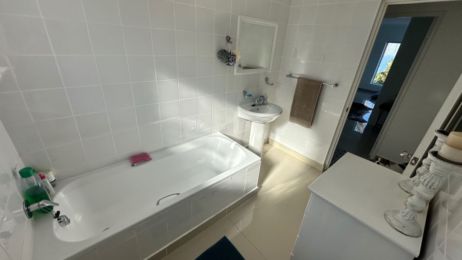 5 Bedroom Property for Sale in Dana Bay Western Cape